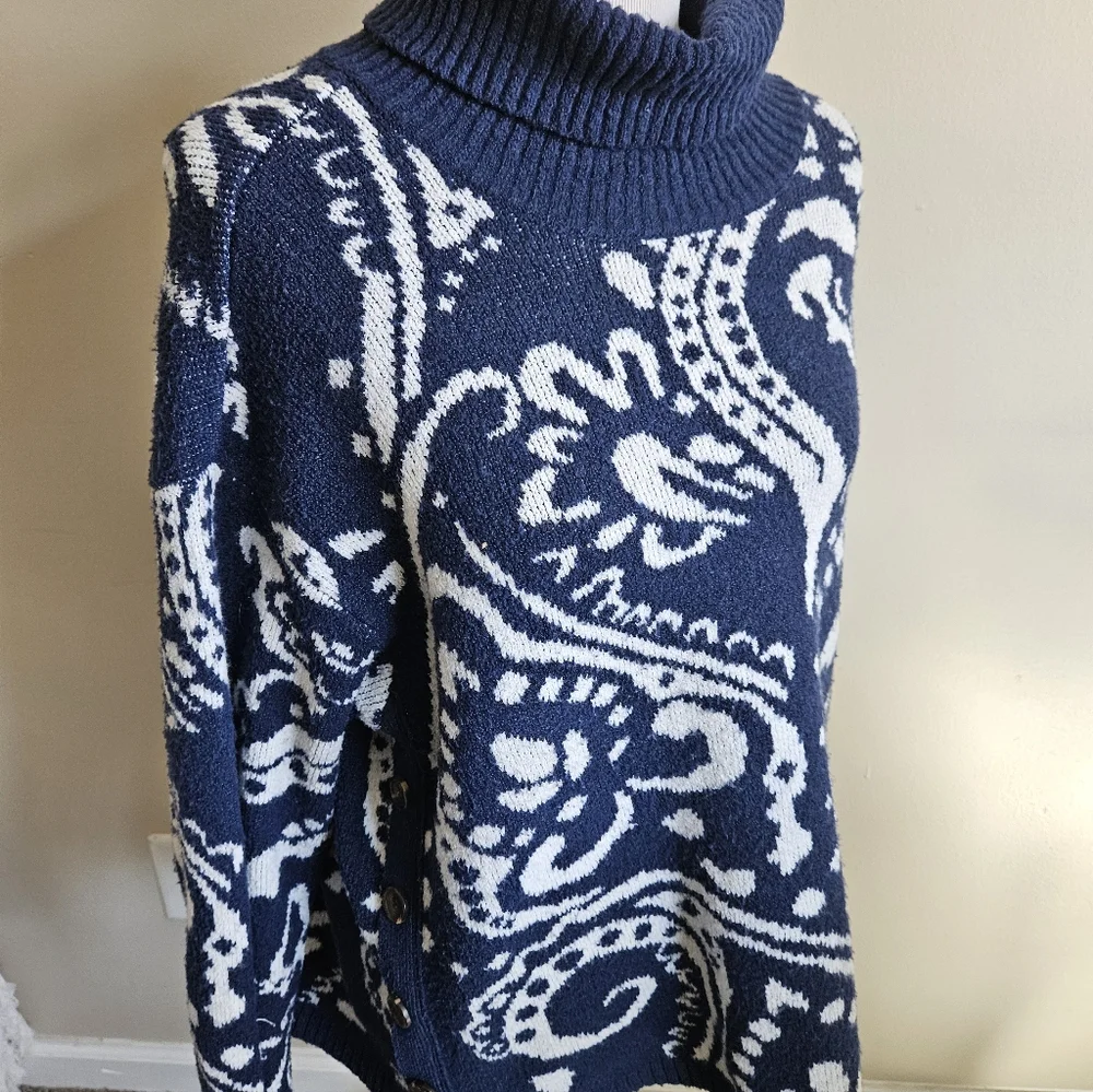 St. John Navy and White Turtleneck Sweater PXL